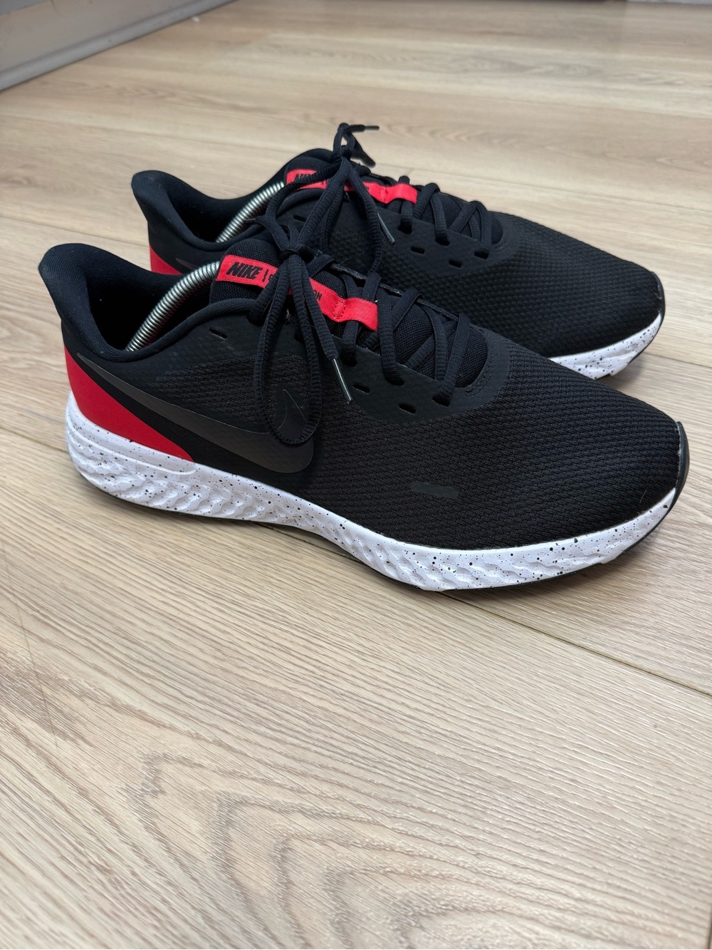 Nike Revolution 5 running shoes in Black and Red Men’s Size 12W